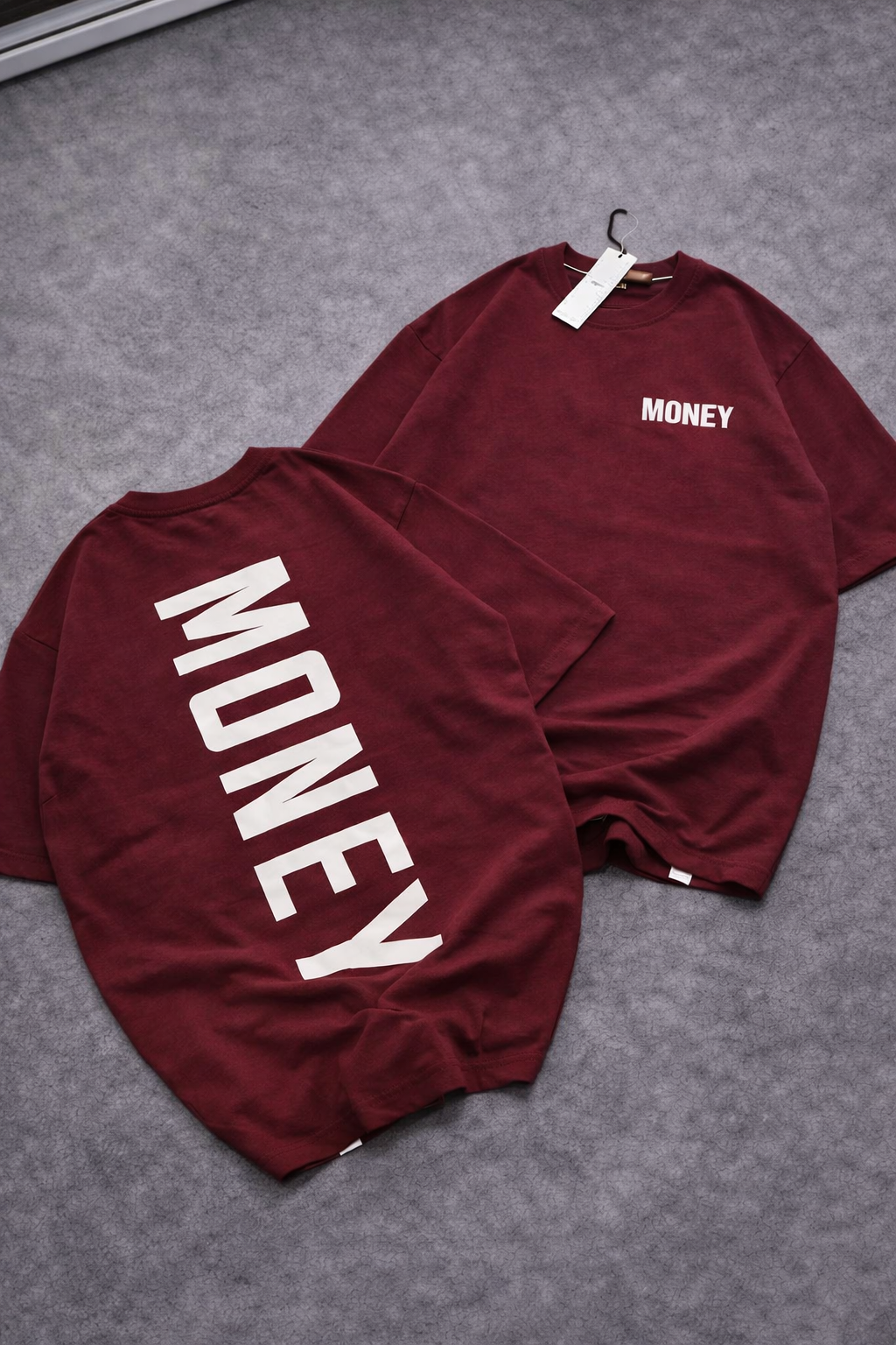 “MONEY “ GRAPHIC TSHIRT