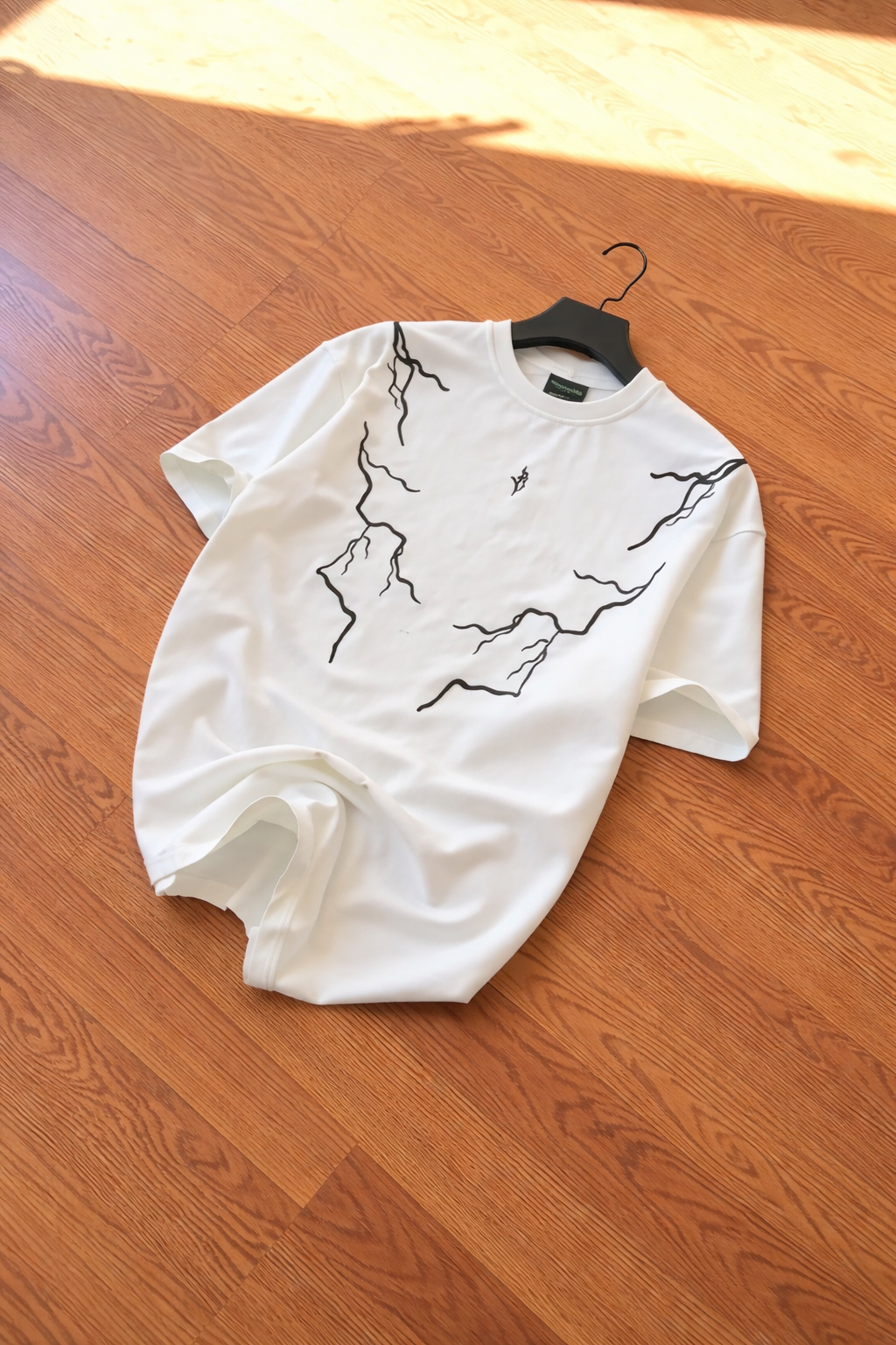BLACKOUT THUNDER OVERSIZED TEE-SHIRT