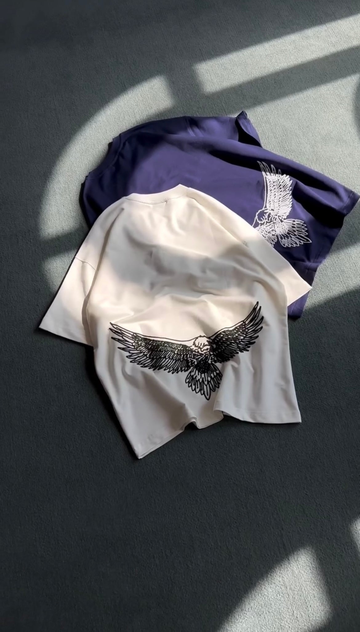 EAGLE FLY OVERSIZED GRAPHIC TEES