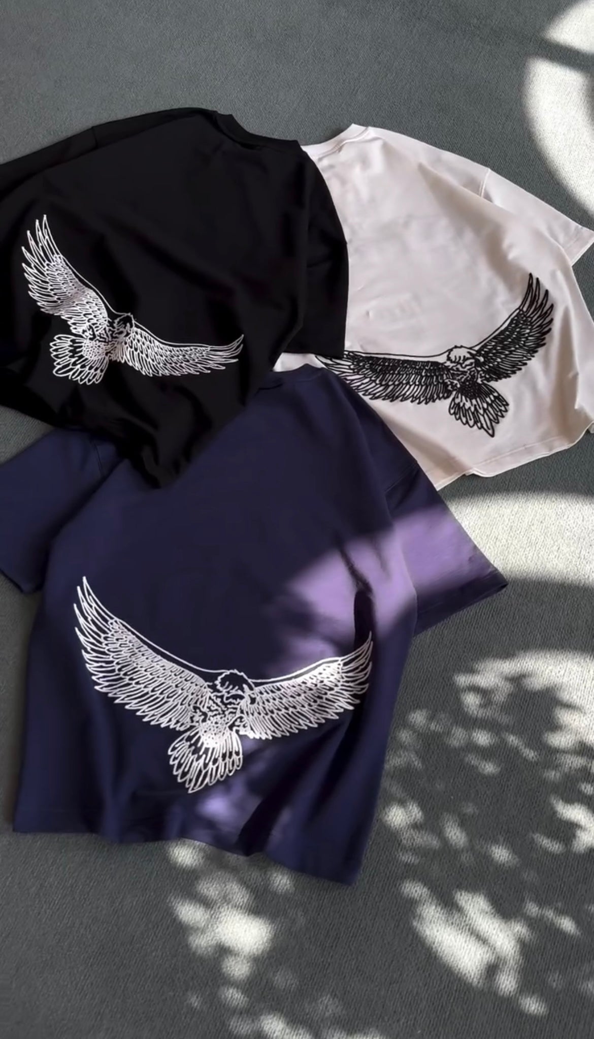 EAGLE FLY OVERSIZED GRAPHIC TEES