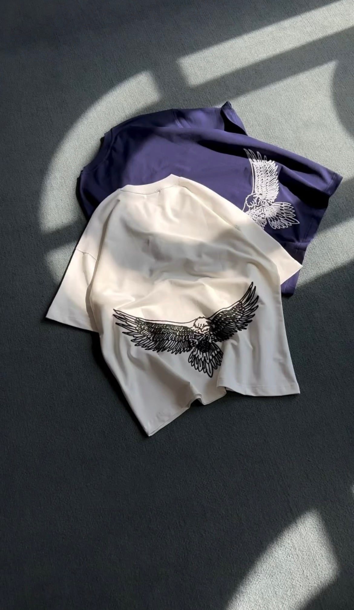 EAGLE FLY OVERSIZED GRAPHIC TEES